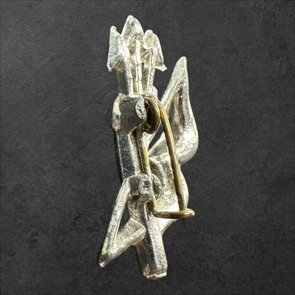 Unmarked Brooch Silver Tone Vintage Rhinestone Bow, 3 Arrows‎ & Quiver